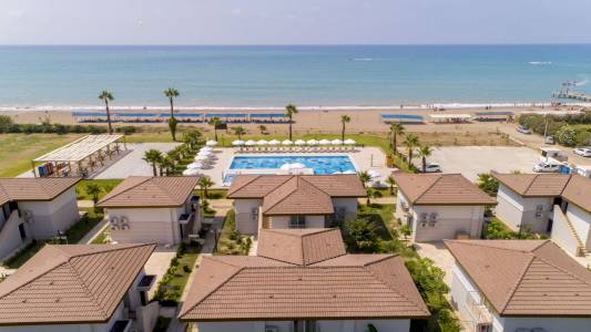CRYSTAL BOUTIQUE COMFORT COLLECTION Pools & Beach