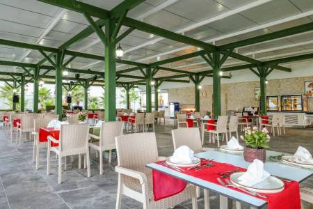 CRYSTAL BOUTIQUE COMFORT COLLECTION Restaurants