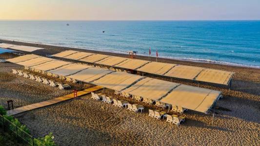 CRYSTAL BOUTIQUE COMFORT COLLECTION Pools & Beach