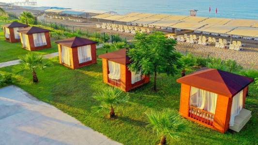 CRYSTAL BOUTIQUE COMFORT COLLECTION Pools & Beach