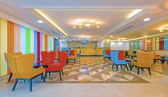 CRYSTAL WORLD OF COLOURS COMFORT COLLECTION Lobby