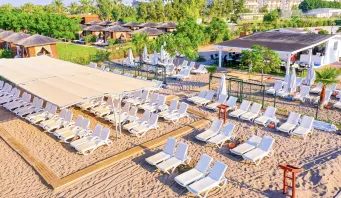 CRYSTAL WORLD OF COLOURS COMFORT COLLECTION Pools & Beach