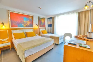 CRYSTAL WORLD OF COLOURS COMFORT COLLECTION Rooms