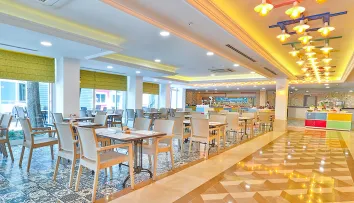 CRYSTAL WORLD OF COLOURS COMFORT COLLECTION Restaurants