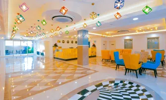 CRYSTAL WORLD OF COLOURS COMFORT COLLECTION Lobby