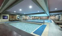 CRYSTAL DELUXE COMFORT COLLECTION Pools & Beach