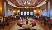 CRYSTAL DELUXE COMFORT COLLECTION Restaurants