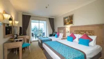 CRYSTAL DELUXE COMFORT COLLECTION Rooms