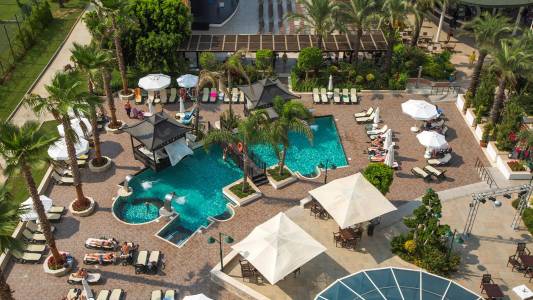 CRYSTAL FAMILY COMFORT COLLECTION Pools & Beach