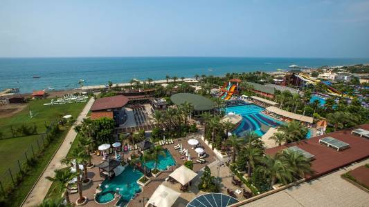 CRYSTAL FAMILY COMFORT COLLECTION Pools & Beach