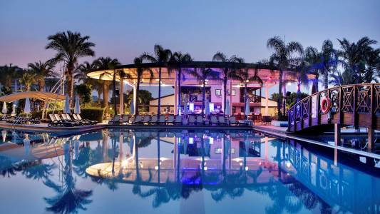 CRYSTAL FAMILY COMFORT COLLECTION Pools & Beach