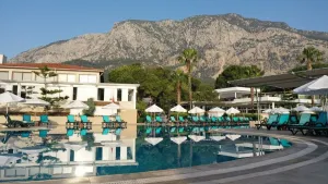 CRYSTAL FLORA PEARL COLLECTION Pools & Beach