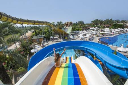 CRYSTAL PARAISO AQUA COLLECTION Activities