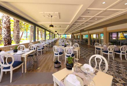 CRYSTAL PARAISO AQUA COLLECTION Restaurants
