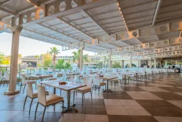CRYSTAL PRESTIGE PEARL COLLECTION Restaurants