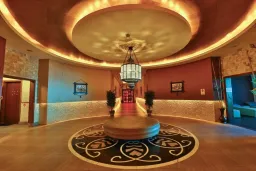 CRYSTAL PRESTIGE PEARL COLLECTION Lobby