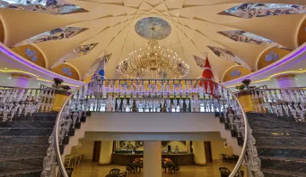 CRYSTAL SUNSET PEARL COLLECTION Lobby
