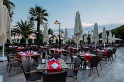 CRYSTAL TAT PEARL COLLECTION Restaurants