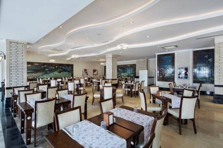 CRYSTAL WATERWORLD AQUA COLLECTION Restaurants