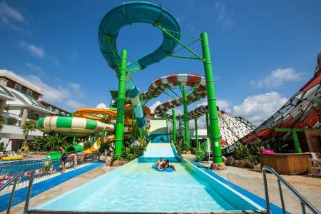 CRYSTAL WATERWORLD AQUA COLLECTION Activities