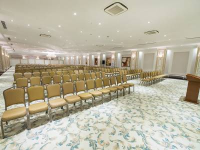 CRYSTAL WATERWORLD AQUA COLLECTION Meetings