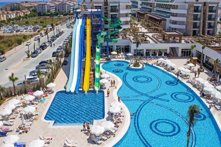 CRYSTAL WATERWORLD AQUA COLLECTION Activities