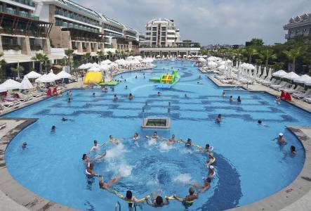 CRYSTAL WATERWORLD AQUA COLLECTION Activities