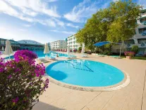 DAIMA BIZ HOTEL Pools & Beach