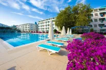 DAIMA BIZ HOTEL Pools & Beach
