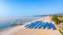 DAIMA BIZ HOTEL Pools & Beach