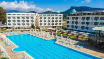 DAIMA BIZ HOTEL Pools & Beach