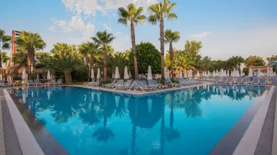 DELPHIN DELUXE RESORT Pools & Beach