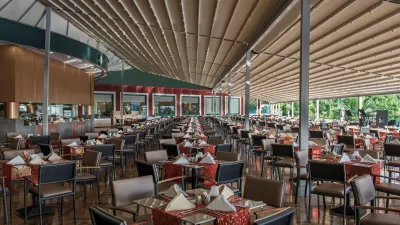 DELPHIN DELUXE RESORT Restaurants