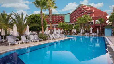 DELPHIN DELUXE RESORT Pools & Beach