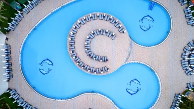 DELPHIN DELUXE RESORT Pools & Beach