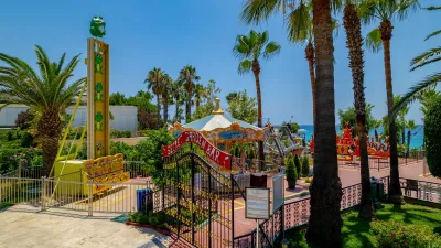 DELPHIN DELUXE RESORT Mini Club
