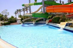 DELPHIN DIVA HOTEL Pools & Beach