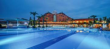 DELPHIN PALACE Pools & Beach
