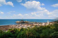 DELPHIN PALACE Pools & Beach