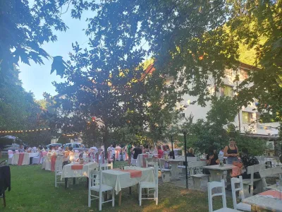 DELTA HOTEL Restaurants