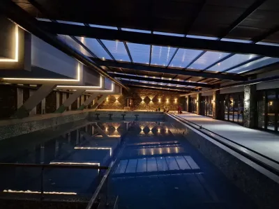 DELTA HOTEL Pools & Beach