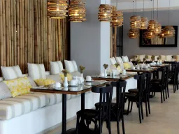 DESIGN PLUS SEYA BEACH Restaurants