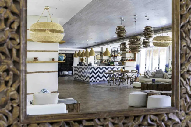 DESIGN PLUS SEYA BEACH Bars