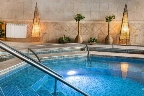 DEVIN SPA HOTEL Pools & Beach