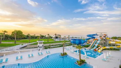 DIAMOND DE LUXE HOTEL - SPA Pools & Beach