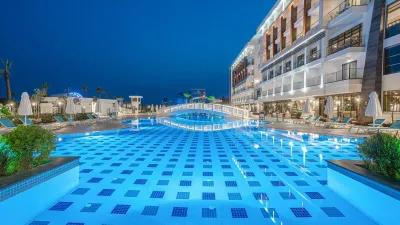DIAMOND DE LUXE HOTEL - SPA Pools & Beach