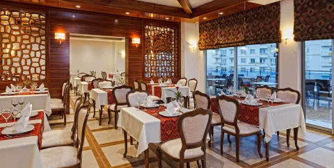 DIAMOND HILL RESORT Restaurants