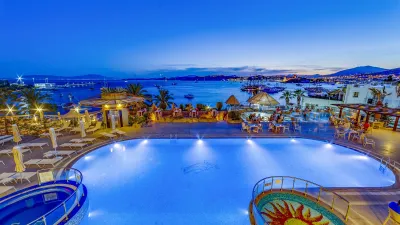 DIAMOND OF BODRUM Pools & Beach