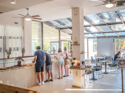 DIONYSOS HOTEL Restaurants
