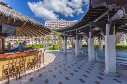 DIT MAJESTIC BEACH RESORT Bars